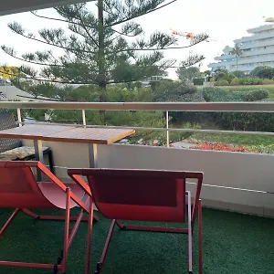 4-pers-100m-de-la-plage-marina-baie-des-anges.fr-provencehotel.com/